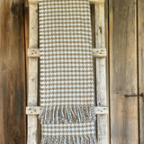 Gaiši zils/brūns 100% aitas vilnas pleds ar bārkstīm un suņa zoba rakstu (houndstooth), 130×200 cm