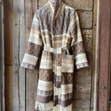 Individuālie pasūtījumi - alpakas/aitas vilnas ziemas halāts/mētelis bez oderes ar uzšūtām kabatām un jostiņu