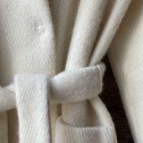 Individuālie pasūtījumi - balts garais aitas vilnas ziemas halāts/mētelis ar kapuci, bez oderes