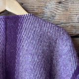 Lavandu violets/balti rūtains pončo - apmetnis ar bārkstīm no aitas vilnas auduma
