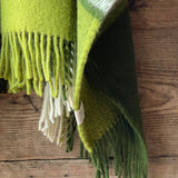 Zaļš/balts lieli rūtains indiāņu piegriezuma garais aitas vilnas pončo ar kapuci un bārkstīm